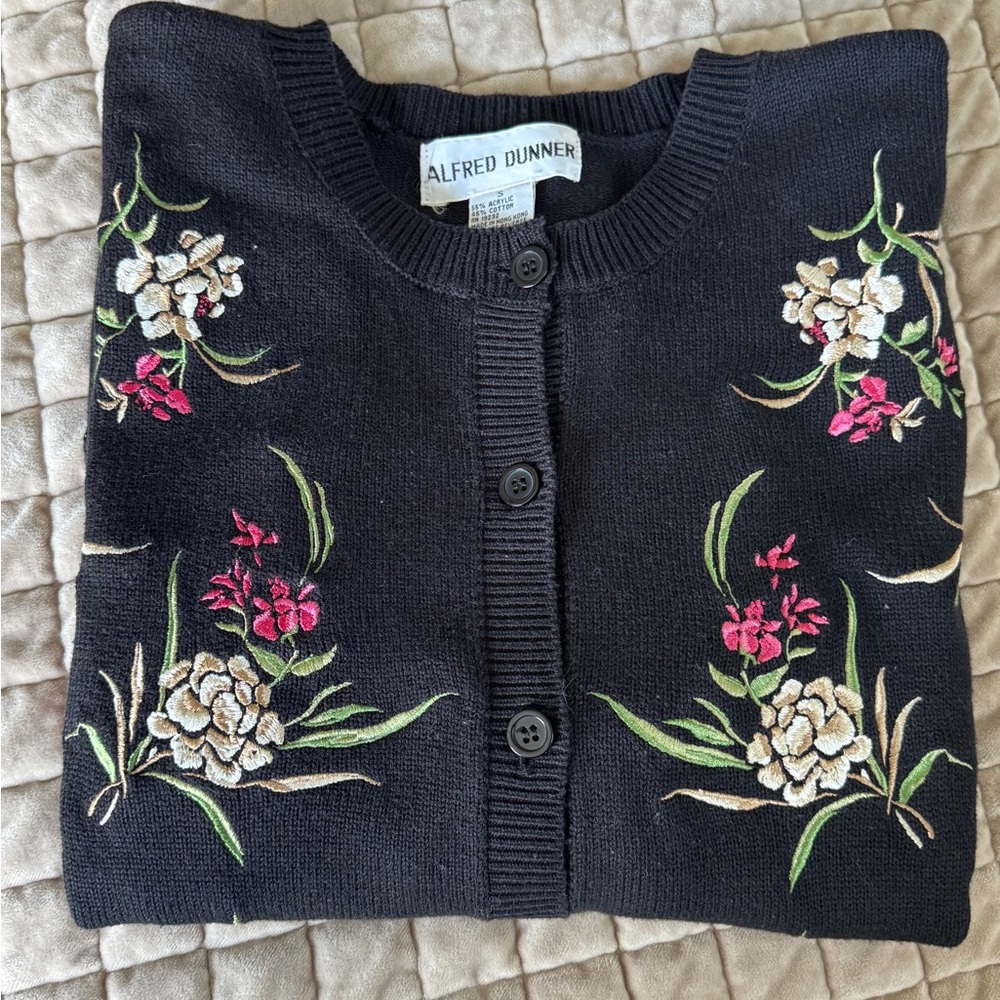    Alfred Dunner Floral Cardigan Small Black Embroidered Cottagecore - Picture 9 of 10